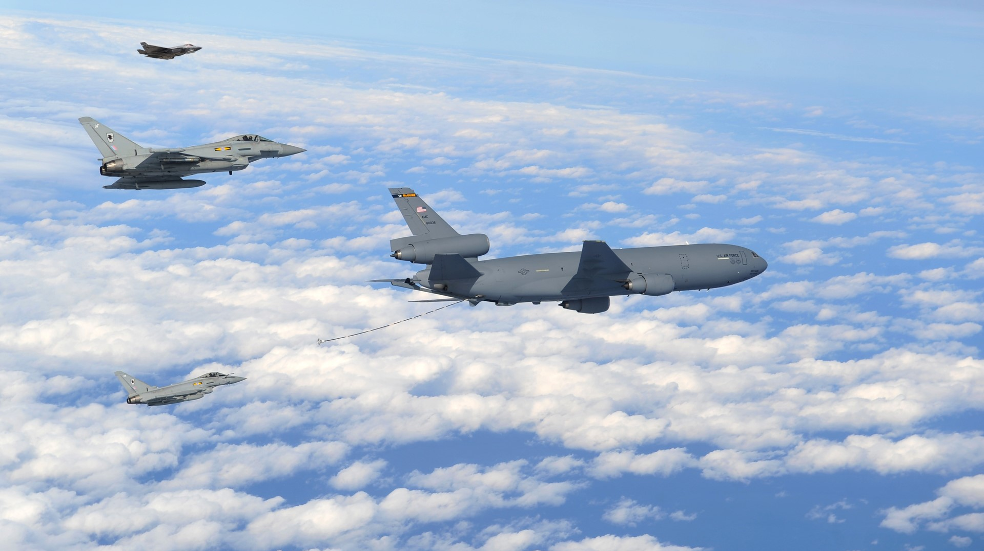 Collins Aerospace has developed a new power module to support open architecture applications such as mission computers, signal processors, aircraft communication, and radar systems.