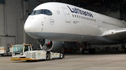 Regardless of battery-configuration, the Phoenix E is capable of handling all common passenger and cargo aircraft on the market, from the ERJ170 to the B777. Regardless of battery-configuration, the Phoenix E is capable of handling all common passenger and cargo aircraft on the market, from the ERJ170 to the B777.