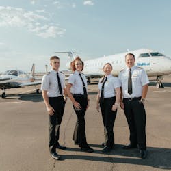 AeroGuard students with SkyWest Jet