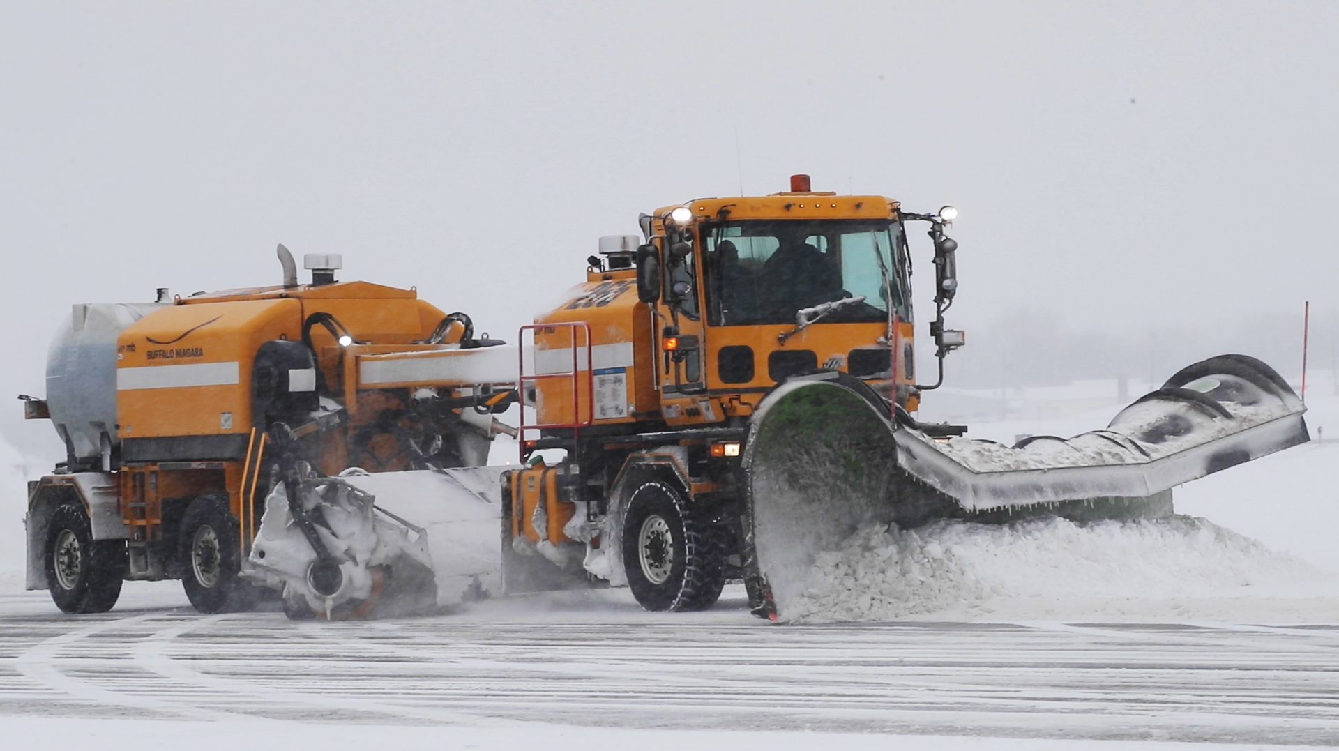 Mb5 On Runway At Buf