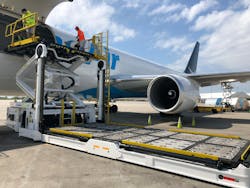 The Commander Cargo Loader lineup includes an electric version of the C30i. The Commander Cargo Loader lineup includes an electric version of the C30i.
