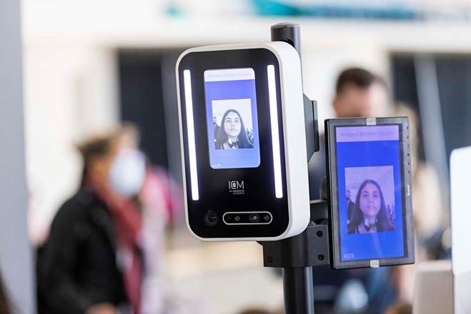 On average, the use of biometrics during the boarding process saves guests up to 5 seconds.