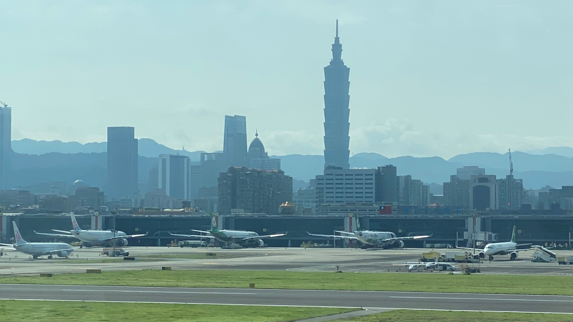 The Air Navigation and Weather Services (ANWS) of Taiwan chose Rohde & Schwarz to equip the nation&rsquo;s airports with reliable communications and the highest level of security in case of emergencies.