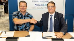 Jim Landers, Hawaiian Airlines&rsquo; senior vice president, Technical Operations, and Alain Berger, Safran Nacelles&rsquo; executive vice president &ndash; Customer Support &amp; Services, signs NacelleLife service contract renewal for Airbus A330ceo fleet.