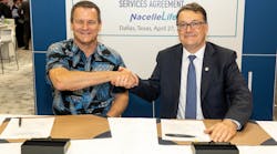 Jim Landers, Hawaiian Airlines&rsquo; senior vice president, Technical Operations, and Alain Berger, Safran Nacelles&rsquo; executive vice president &ndash; Customer Support &amp; Services, signs NacelleLife service contract renewal for Airbus A330ceo fleet.