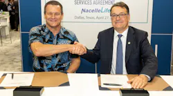 Jim Landers, Hawaiian Airlines’ senior vice president, Technical Operations, and Alain Berger, Safran Nacelles’ executive vice president – Customer Support & Services, signs NacelleLife service contract renewal for Airbus A330ceo fleet.
