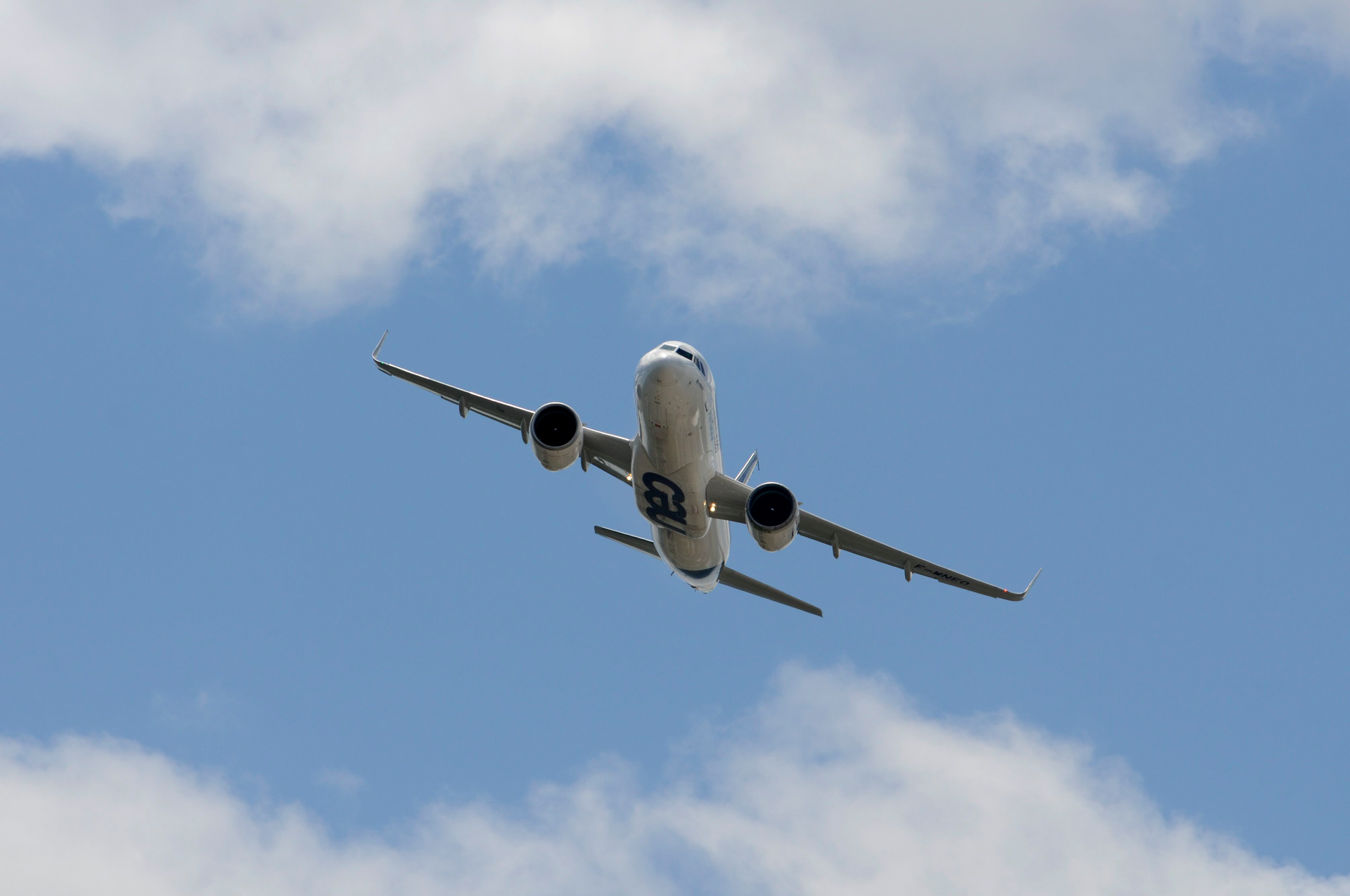An Airbus A320neo, powered by Pratt & Whitney's geared turbofan engines.