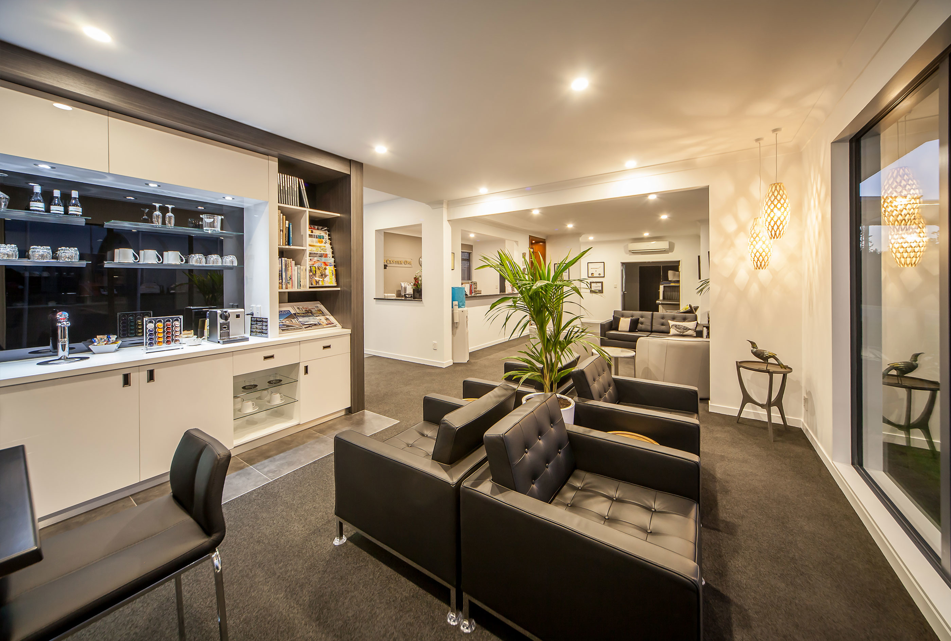 ExecuJet&rsquo;s Auckland FBO provides supervisory handling of aircraft plus a full suite of concierge services for customers and crew including customs and immigration processing, direct airside access, and deluxe lounges all in a private facility.
