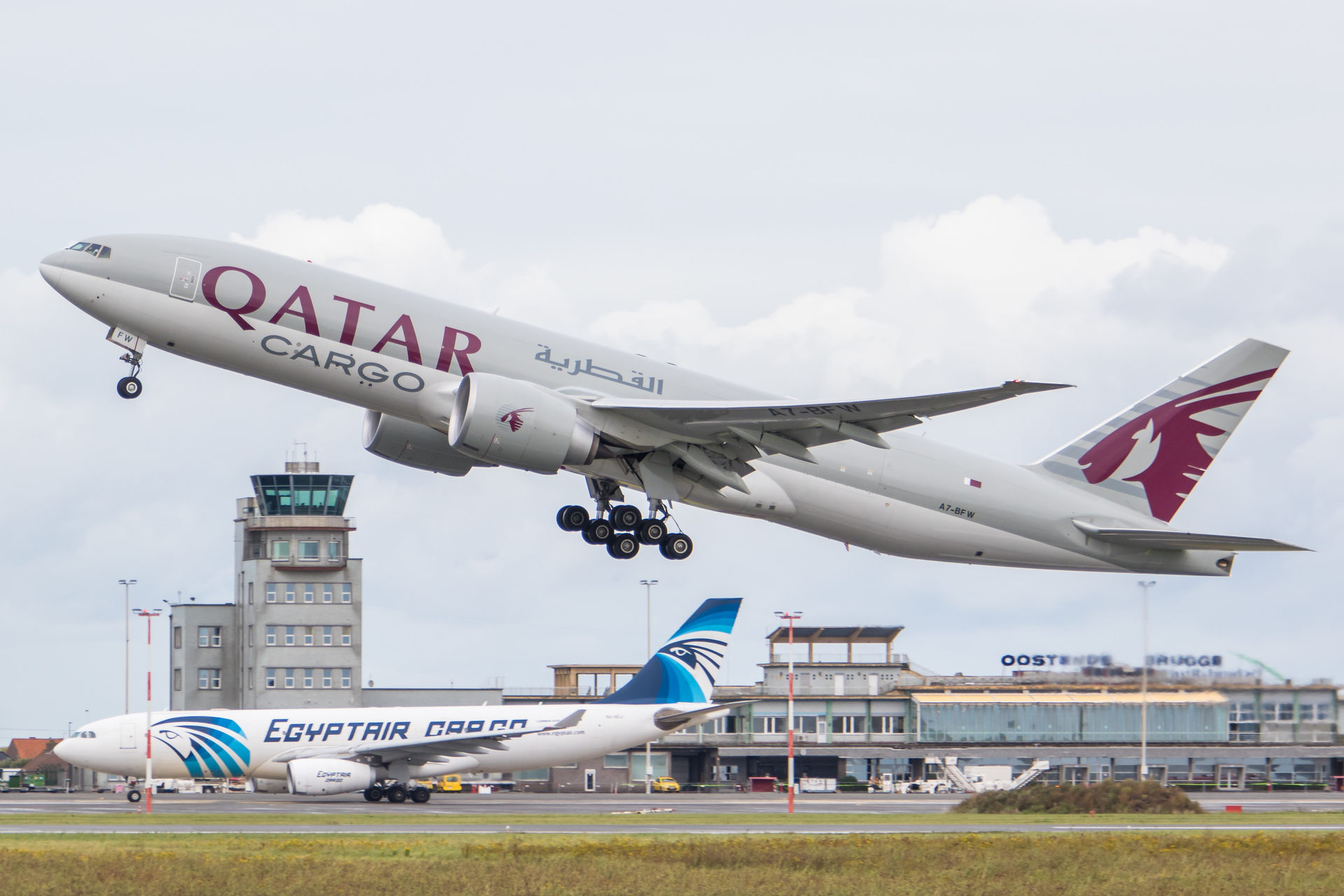 Ostend Bruges Airport Cargo Apron 2 Qatar Egyptair C Michel Vandaele 62727c8858bf0