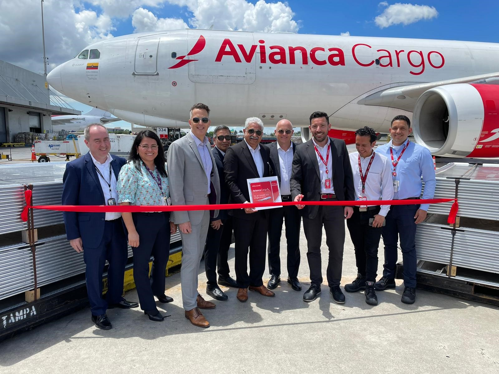 From left to right, Eugene Vorobiev, Daysi Rivas, Thorsten Riekert, Kiran Surya (all Jettainer), Shailendar Kothari, Managing Director Jettainer Americas Inc. and Thomas Sonntag, Managing Director Jettainer, with Juan Cruz Correa, COO Avianca Cargo, Donovan Ariza Contreras and Jhon Jimenez (all Avianca Cargo).
