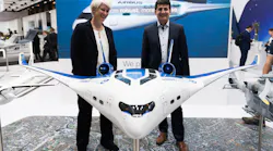 Sabine Klauke, Chief Technical Officer, Airbus and Philippe Peccard, Vice President Clean Energy, Linde, sign cooperation agreement at the ILA Airshow in Berlin.