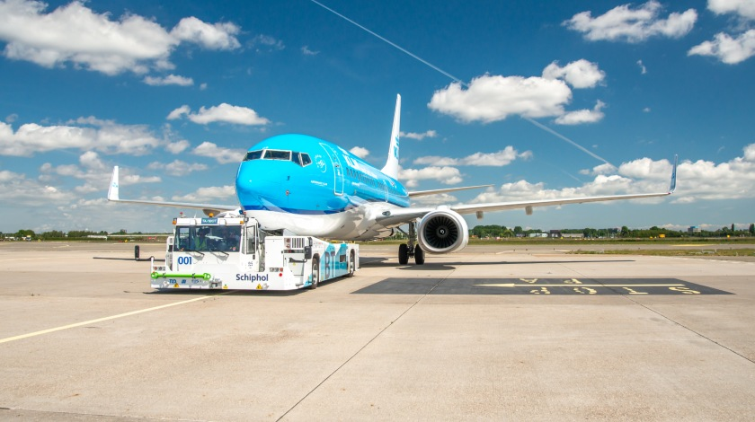 Klm Tests Sustainable Ways To Taxi Aircraft At Schiphol 6304f70278594