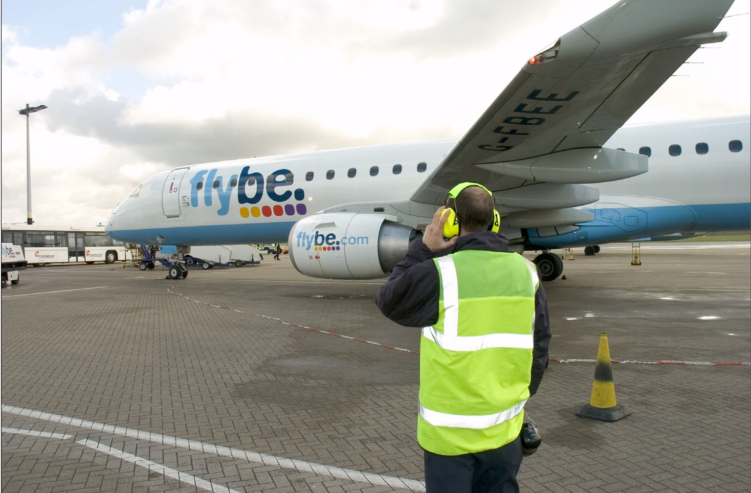 The dongle&rsquo;s range provides ground personnel clear communication within a 50-meter radius.