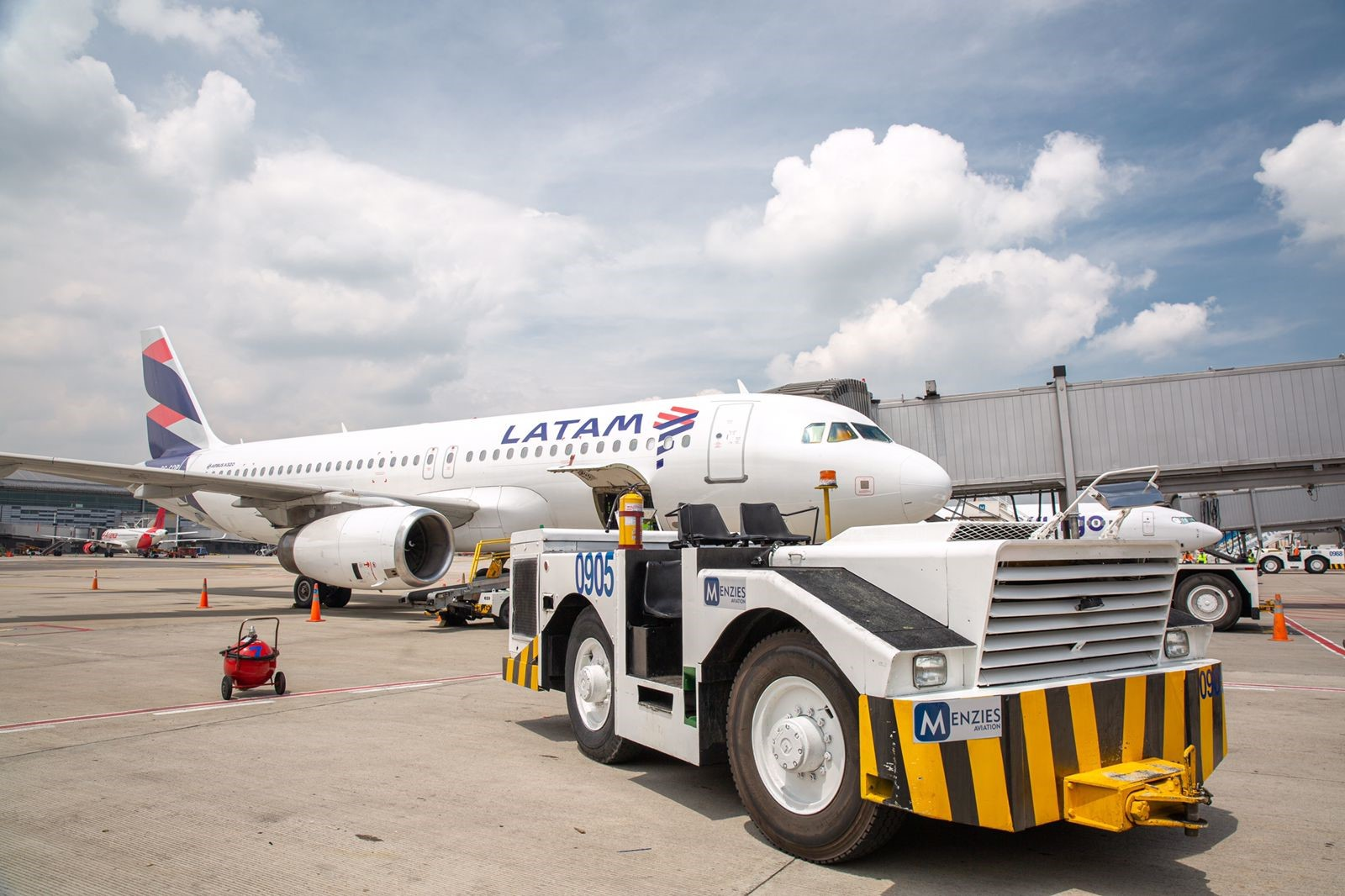 Menzies Aviation Will Provide Engineering Services For Latam In Auckland And Sydney