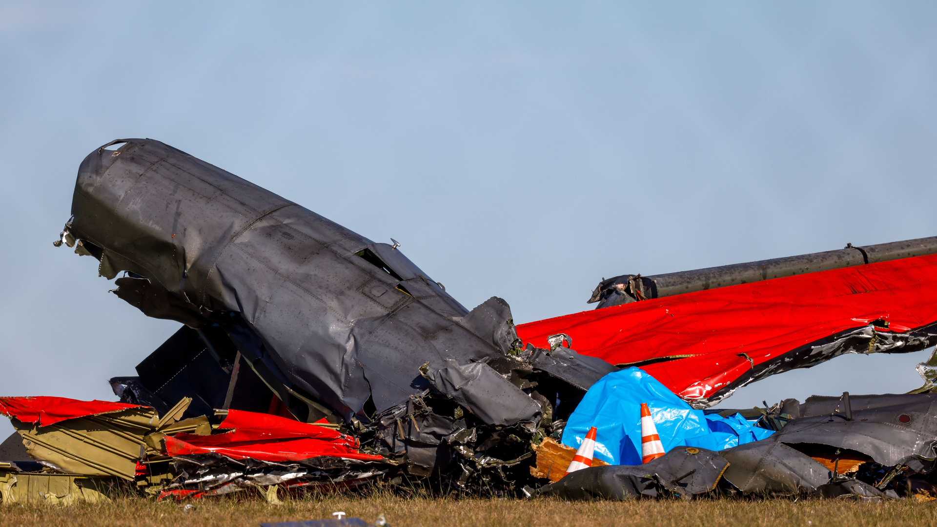 Aviation Enthusiasts Grieve Lost Lives At Dallas Airshow, Wait For ...