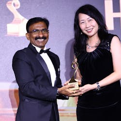 Joanna Li, Hactl&rsquo;s executive director &mdash; Commercial and Business Development, received the &ldquo;Air Cargo Terminal Operator of the Year&rdquo; award from Jaya Moorthi, vice president, Global Supply Chain, Schneider Electric.