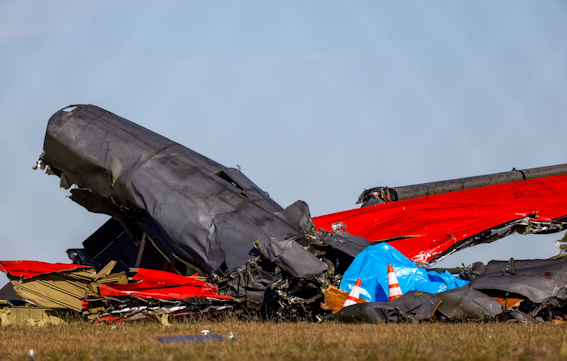 https://img.aviationpros.com/files/base/cygnus/cavc/image/2022/12/US_NEWS_DALLAS_AIRSHOW_COLLISION_PROBE_DA.638a0b16318b4.png?auto=format%2Ccompress&w=320