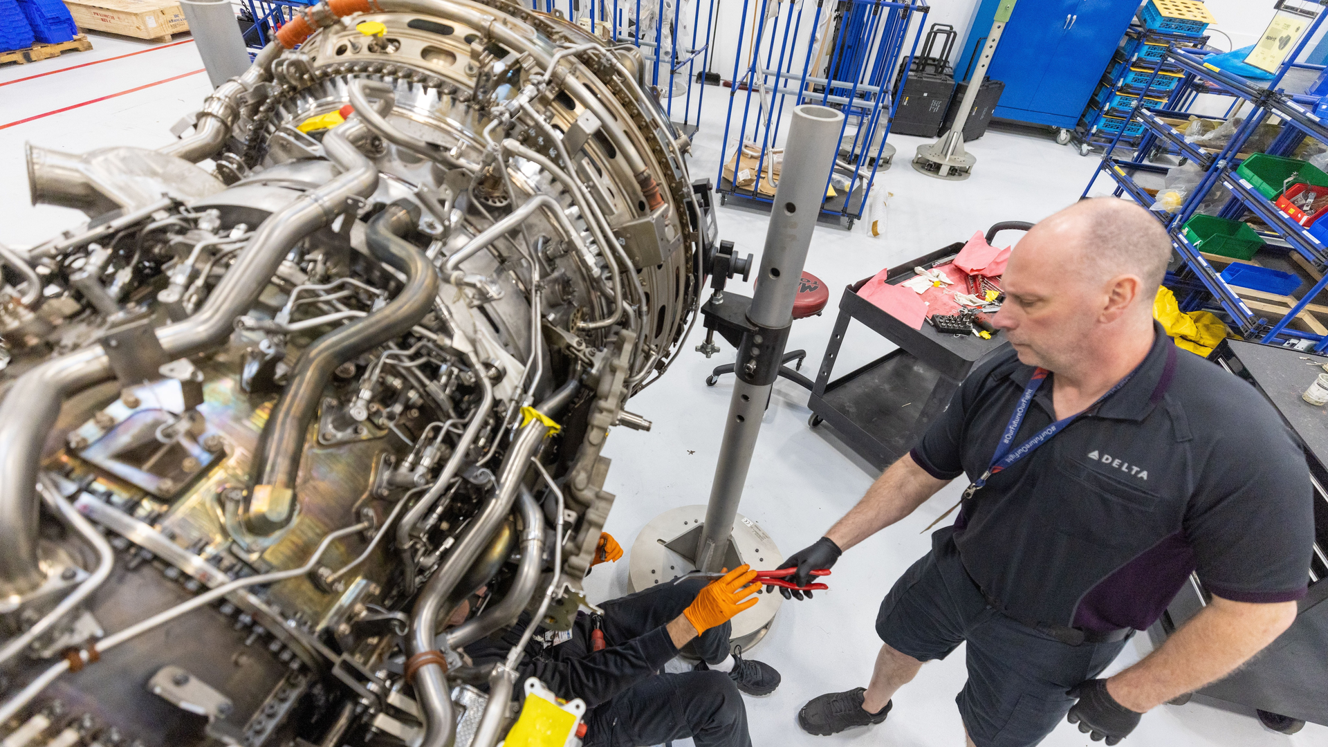 https://img.aviationpros.com/files/base/cygnus/cavc/image/2023/02/16x9/20230208_AMX_US_NEWS_DELTA_OPENS_MASSIVE_ENGINE_REPAIR_1_AT.63e3b1dccfdf3.png?auto=format%2Ccompress&w=320