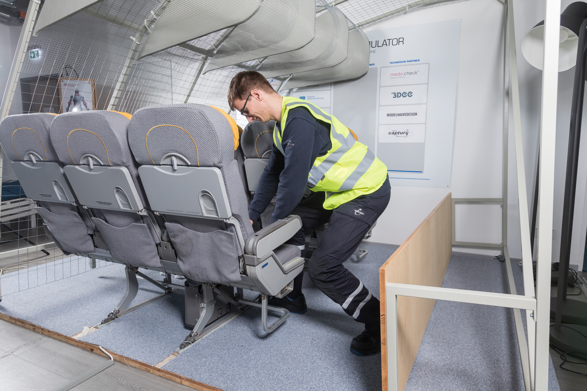 The first group of employees in this project was comprised of mostly baggage handlers, who regularly lift heavy items, and aircraft cleaners, who often find themselves working in difficult ergonomic positions.