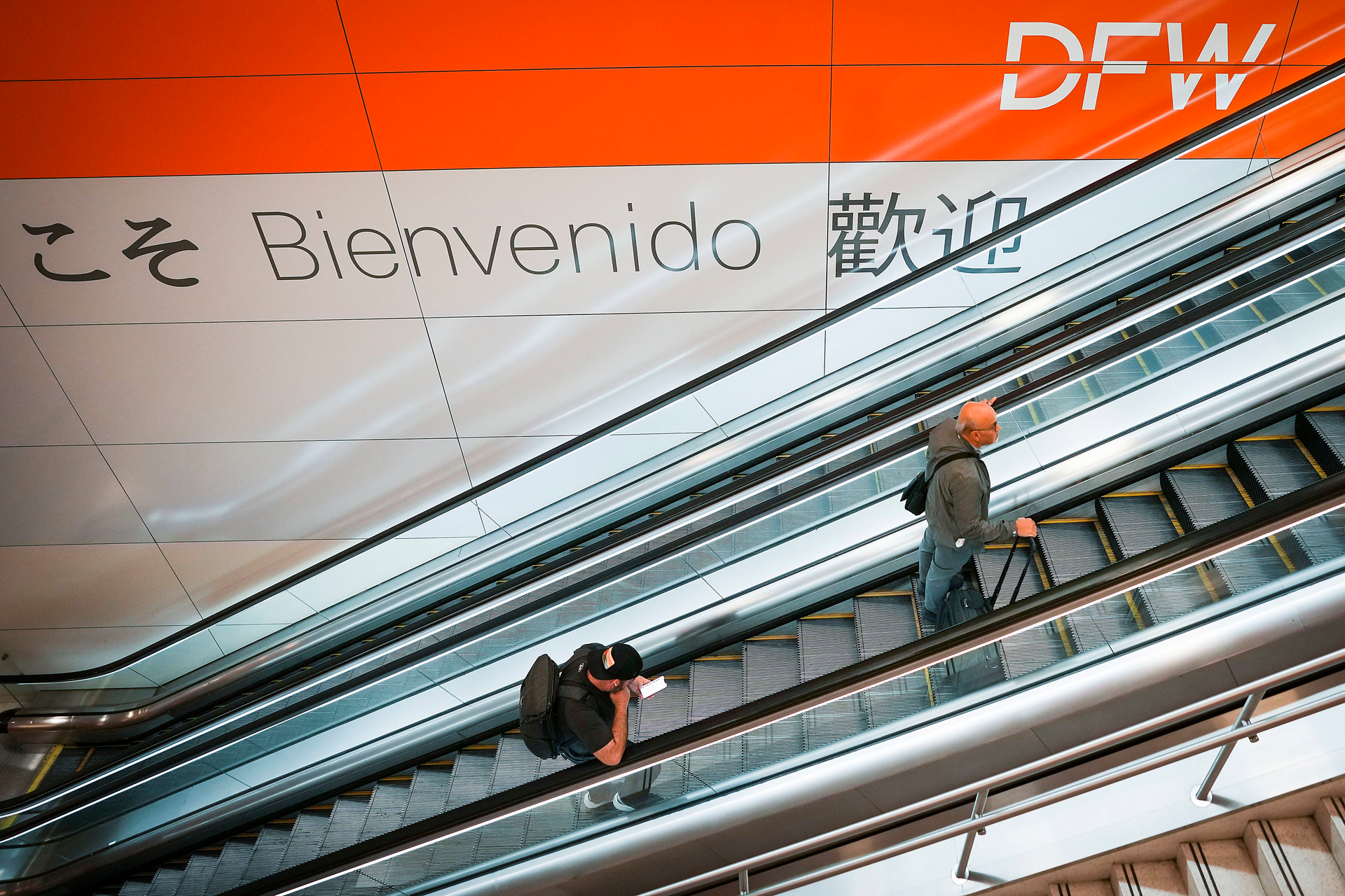 DFW International Airport is also signing a lease with DFW Sunglasses LLC to operate a new sunglass store. It ll feature brands like Michael Kors, Ray Ban and Oakley. It ll operate at the same location as Lego, an about 2,000-square-foot space, but with a wall dividing the two.