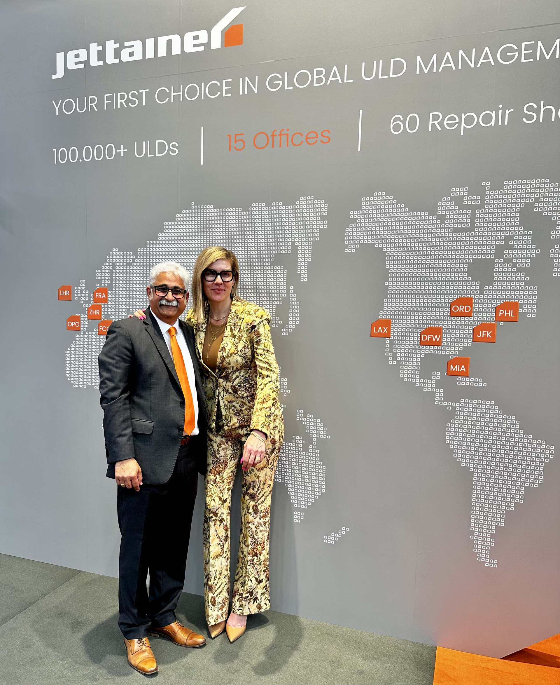 Jettainer Westjet Wall1