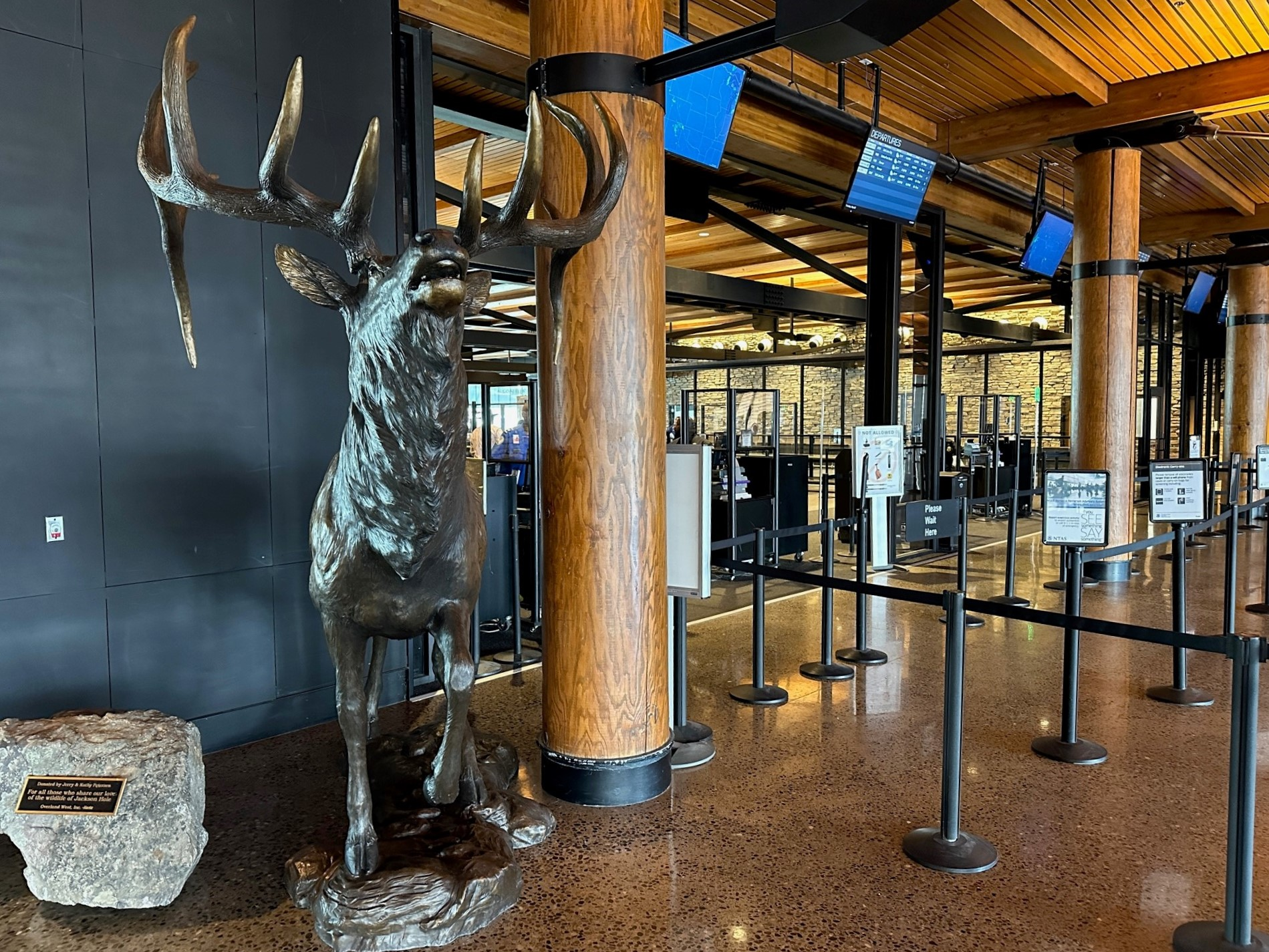 TSA completes transition to federalized security operations at Jackson Hole Airport