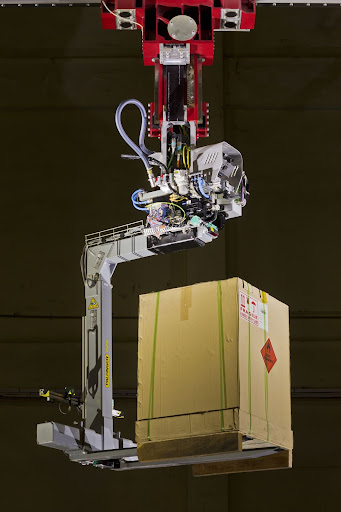 This robotic system is capable of handling cargo of a variety of sizes and weights, even odd-shaped cargo.