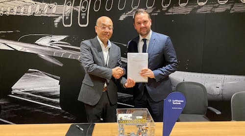 Star Flyer Contract Signing Copyright Lufthansa Technik