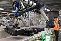 Schiphol is working with baggage handling companies to test two new technologies aimed at improving the work of employees in the baggage handling hall.
