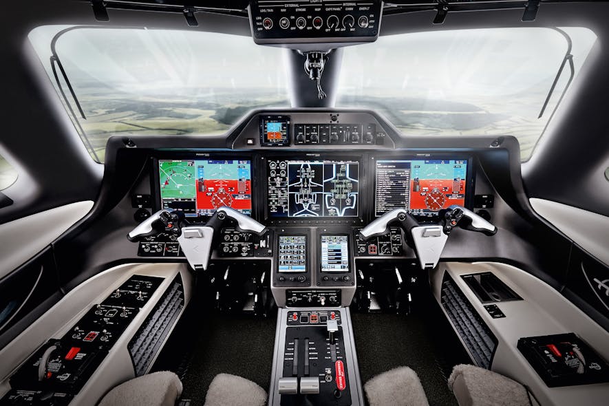 Phenom 300 E Cockpit