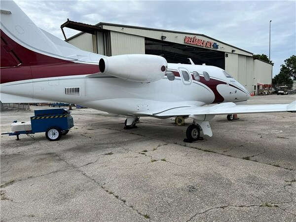SmartSky and Reliable Jet Maintenance completed a premium ATG connectivity installation on a Phenom 100, equipping the aircraft with SmartSky's leading inflight connectivity solution.
