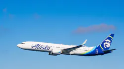 mkt_2310_737_max_9_air2air_010