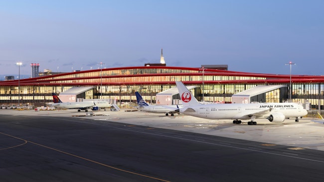 Boston Logan International Airport’s Terminal E Modernization included 320,000 square feet of new terminal and 70,000 square feet of renovated space.