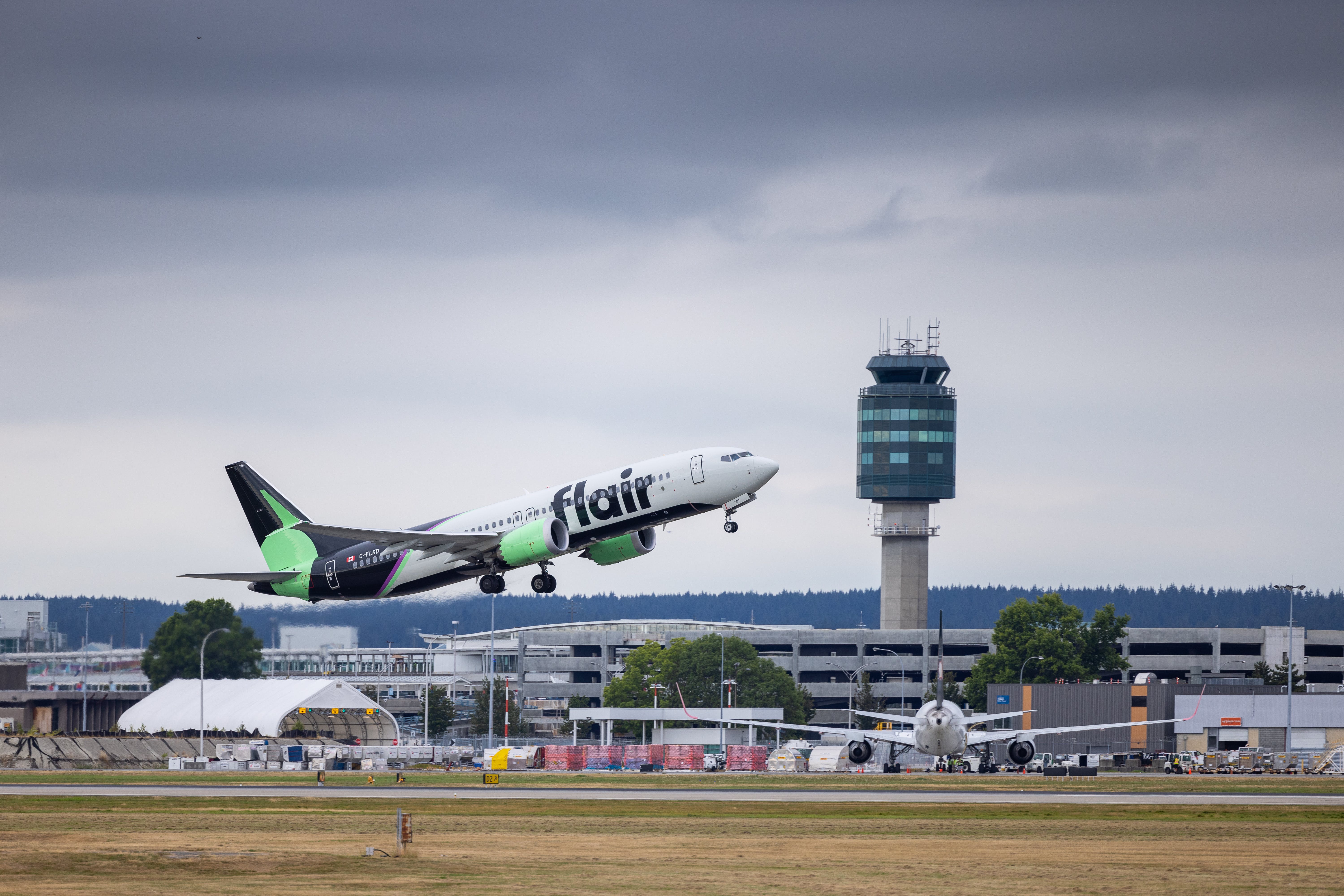 65b7b5f0f7aa7b001ffd29f4 Flair Airlines