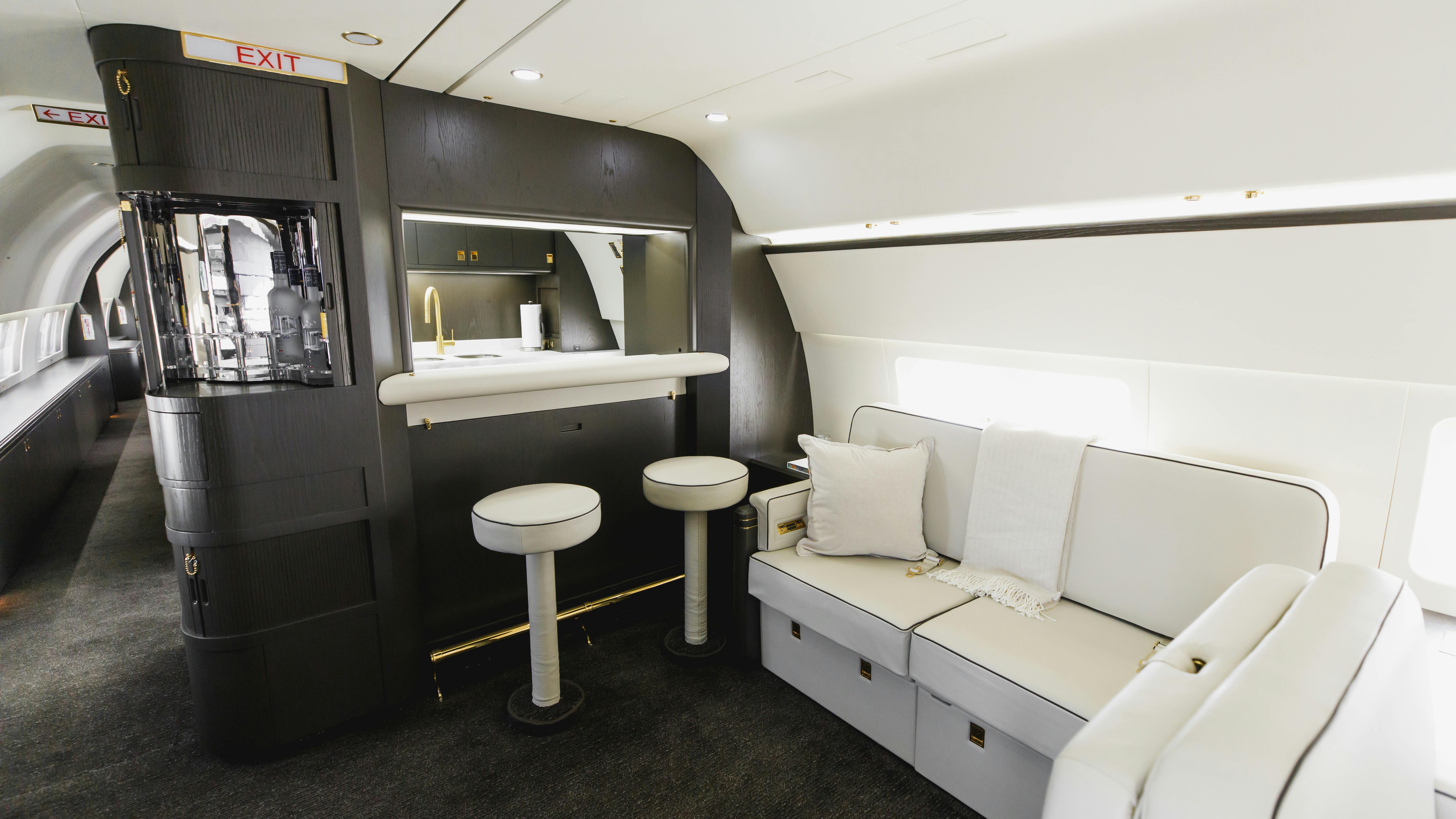 2_bbj_maincabin_6