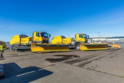 Built on a standard Mercedes-Benz chassis, the RSC250 has sophisticated components, an aerodynamic design, easy access to service points and automatic brush adjustment. Built on a standard Mercedes-Benz chassis, the RSC250 has sophisticated components, an aerodynamic design, easy access to service points and automatic brush adjustment.