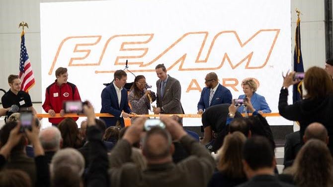 660ac09a0f06e3001e3e7a76 Hangar Opening