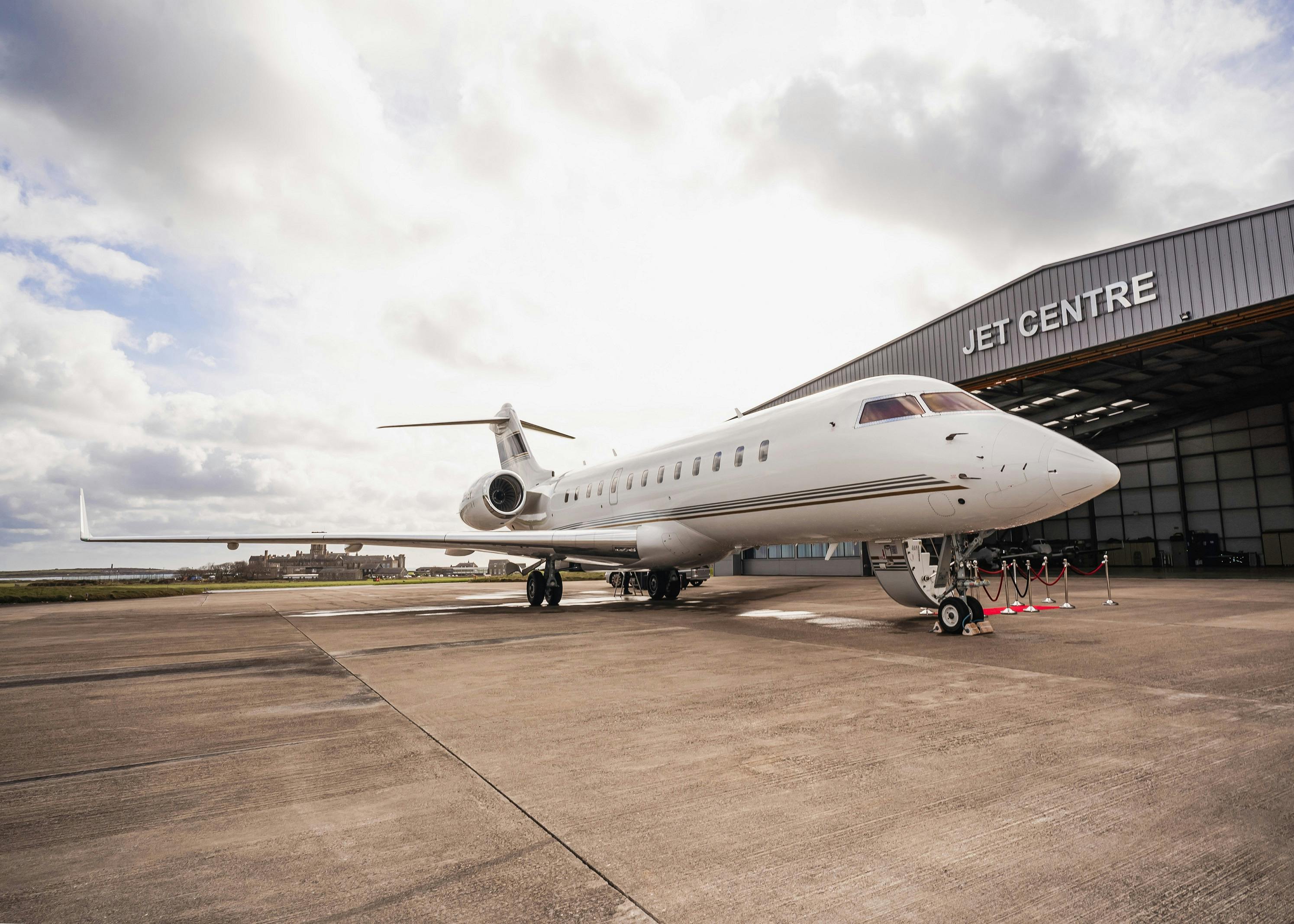 66154afcbc0bf0001eaf5abf Isle Of Man Jet Centre