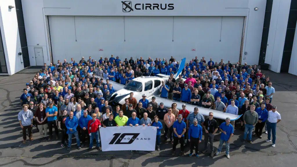 10000duluthemployeephoto1200x8005b2df791024x683