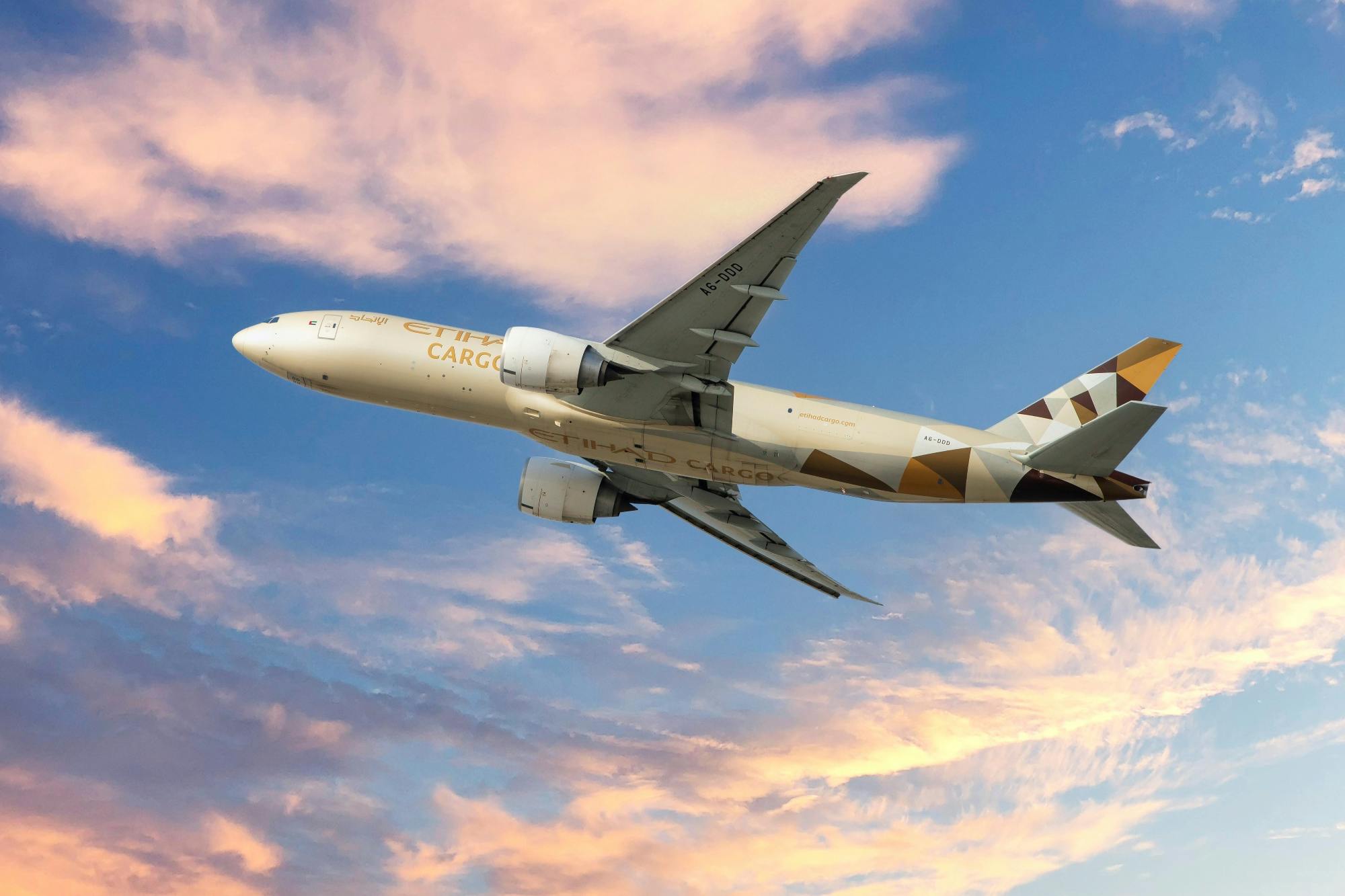 etihad_cargo_in_flight
