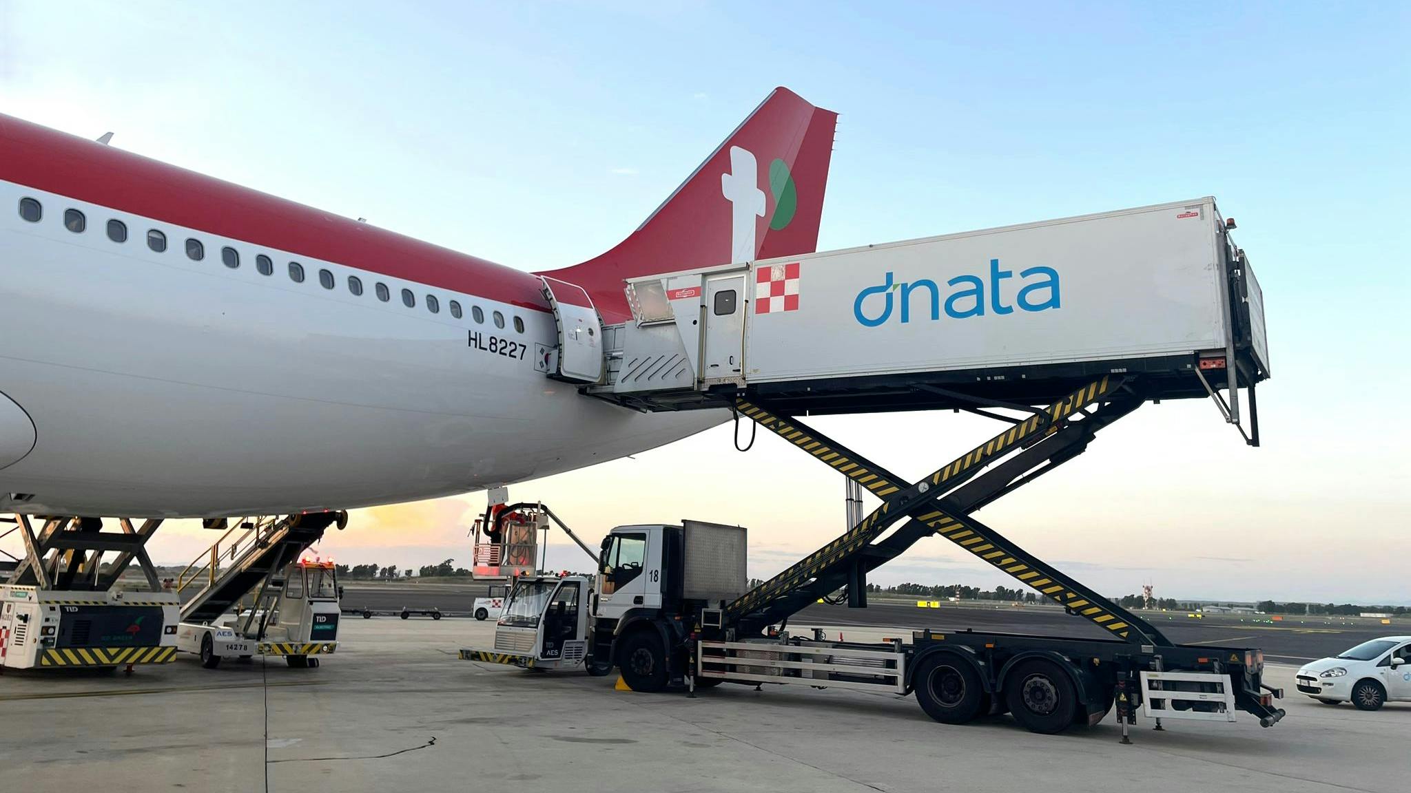 dnatasecuresmultiyearcateringcontractwithtrsquoway