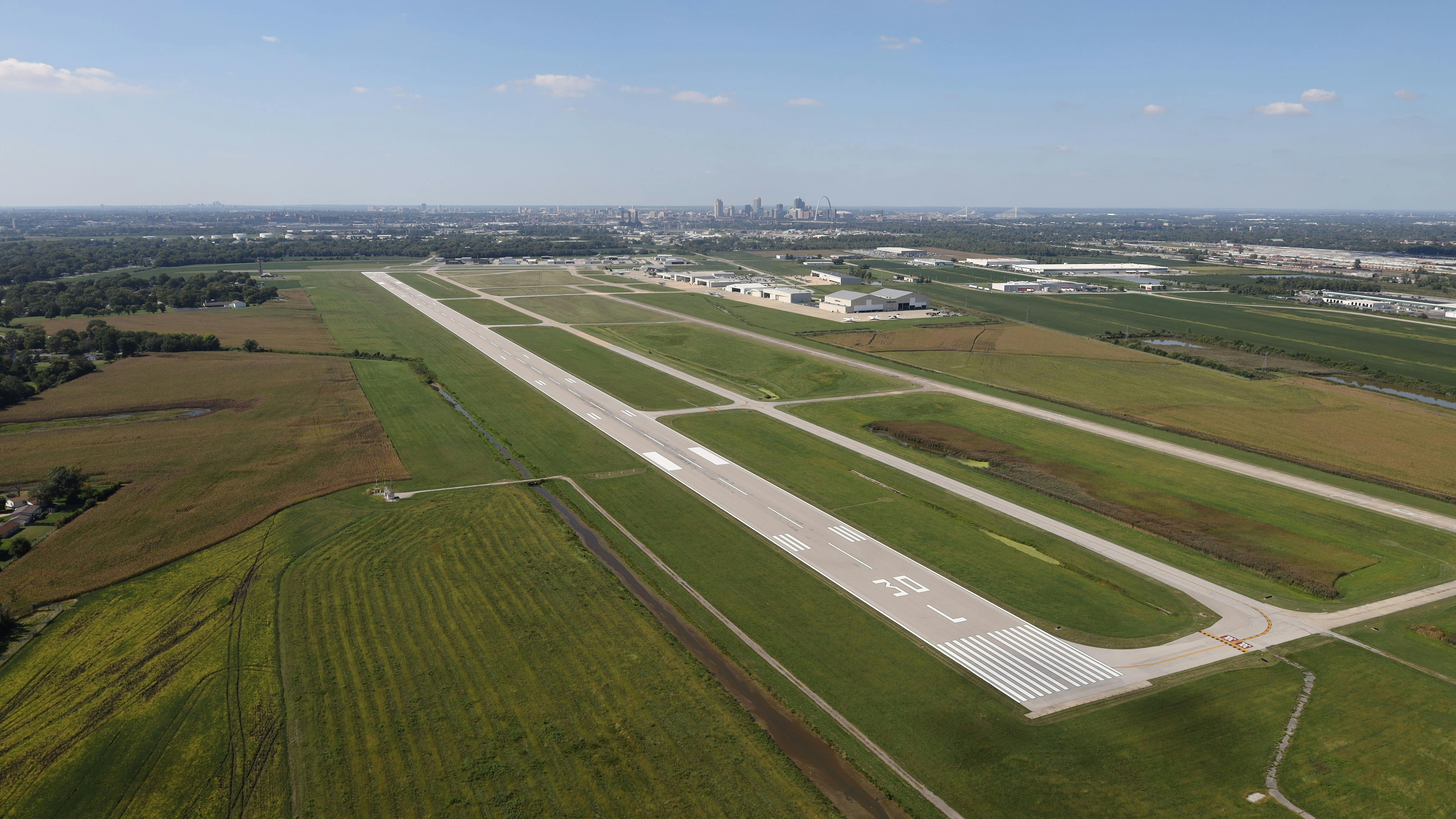 aerial_view_of_stlouisdowntownairport