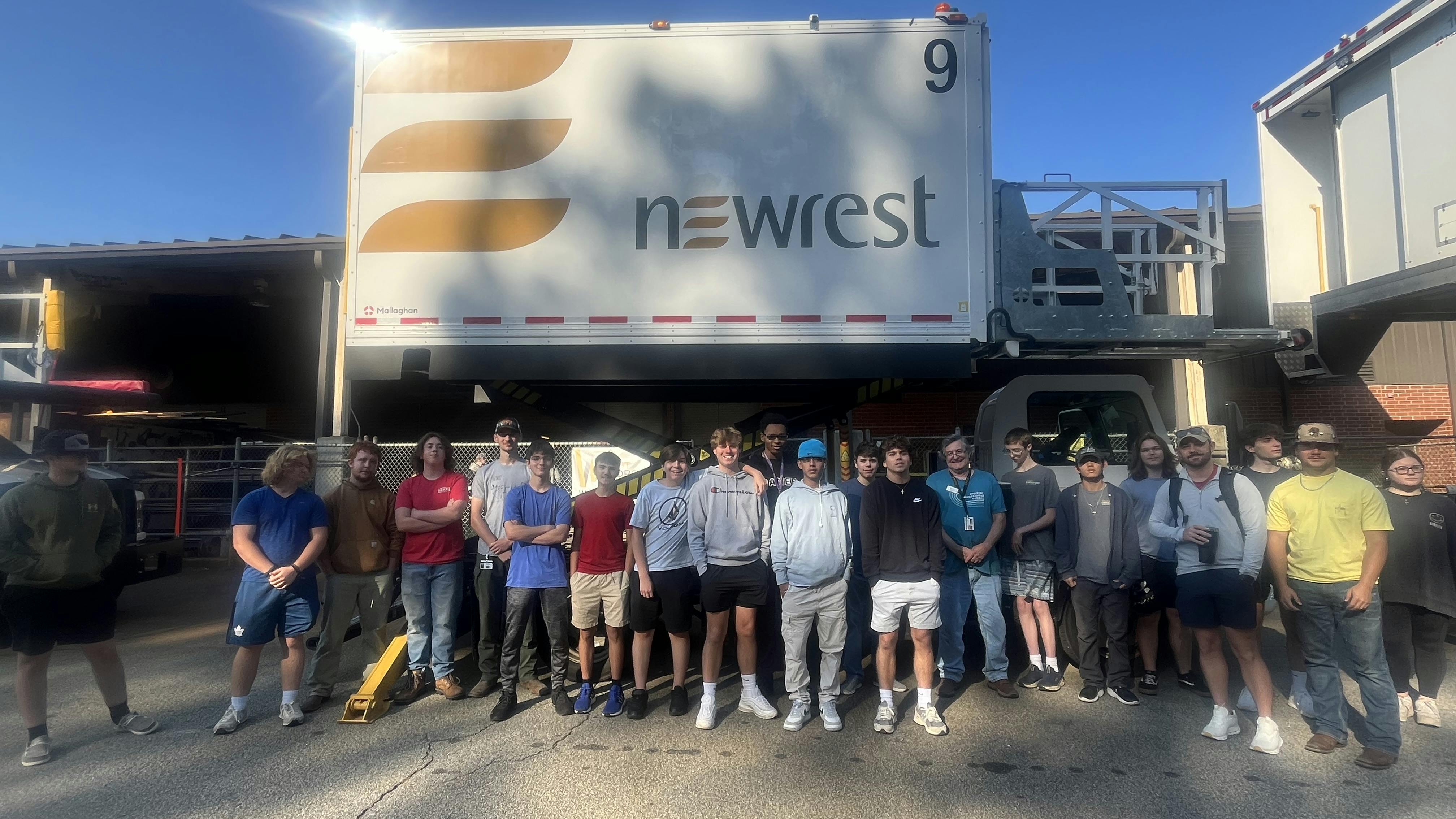 6720dff6d25b697721f2f611 Newrest Catering Truck