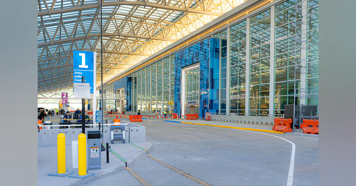 Clt Ramp CLT Inner Three Roadway Lanes on Departures Level Set to Open ...