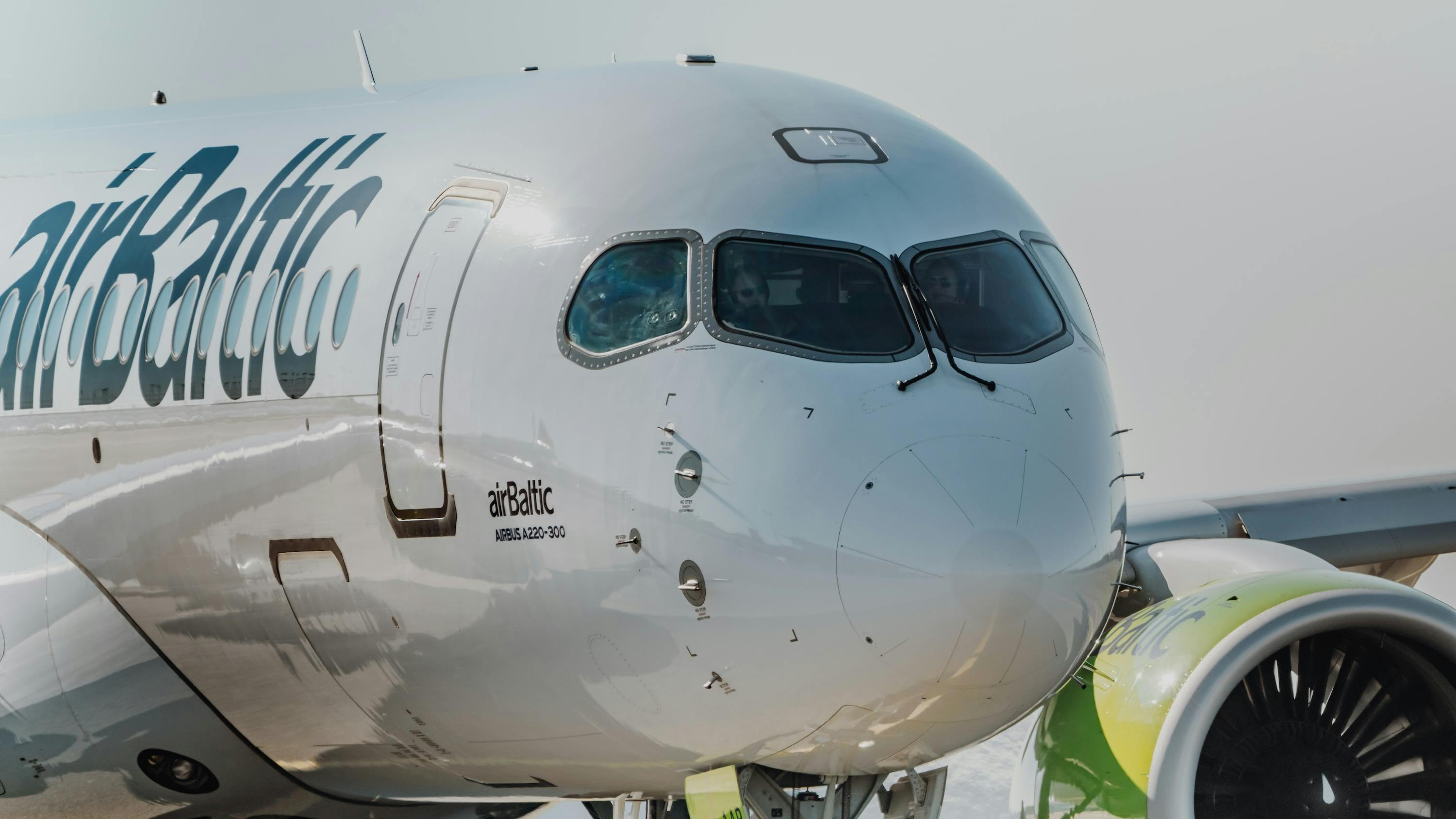2024_12_02_airbaltic_a220_eight_years