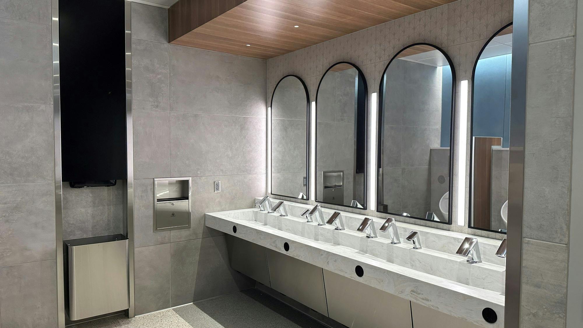 oakbathroom
