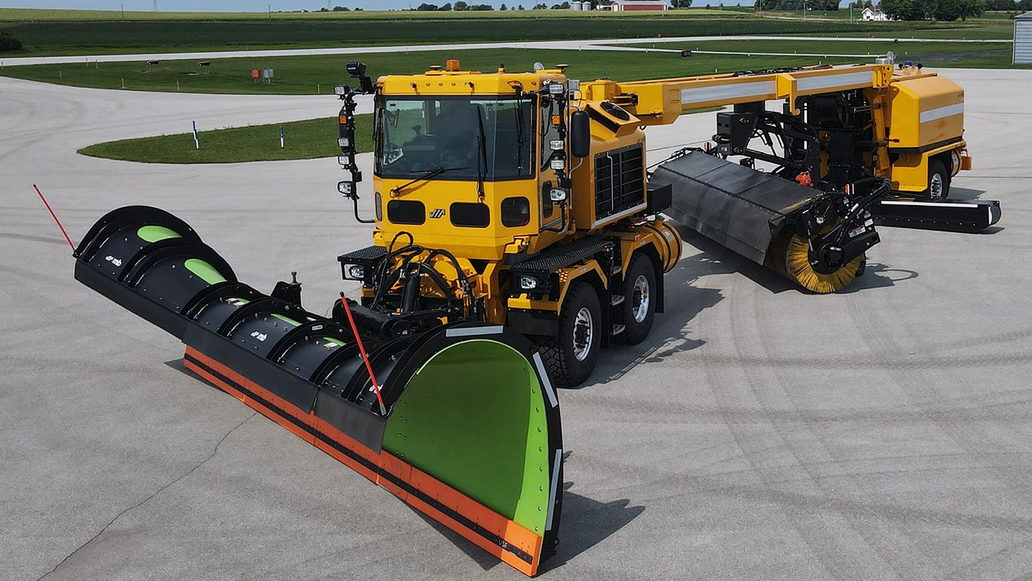 67e16d60c953686a5baab1c6 Mb5c Courtesy Mb 6x4 250