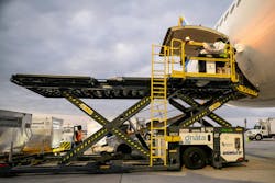 682cb0b93291997859e8565e Dnata Electric Highloader 682cb0b93291997859e8565e Dnata Electric Highloader