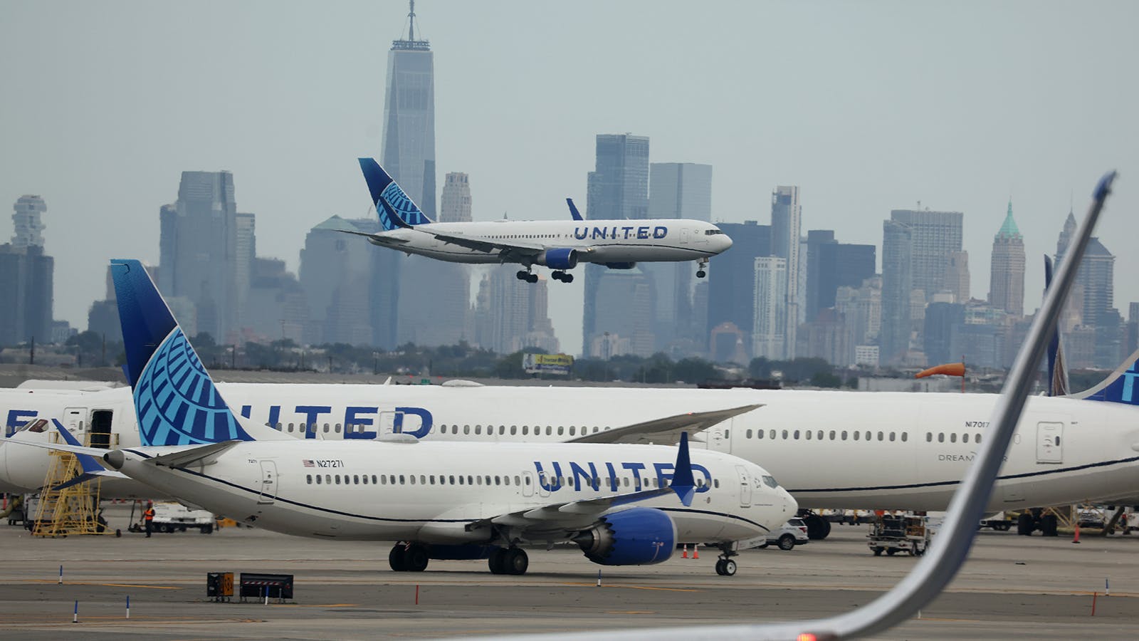 682f24503dc0d2623c0f8afb Usnewsunitedflightsecurityconcernget