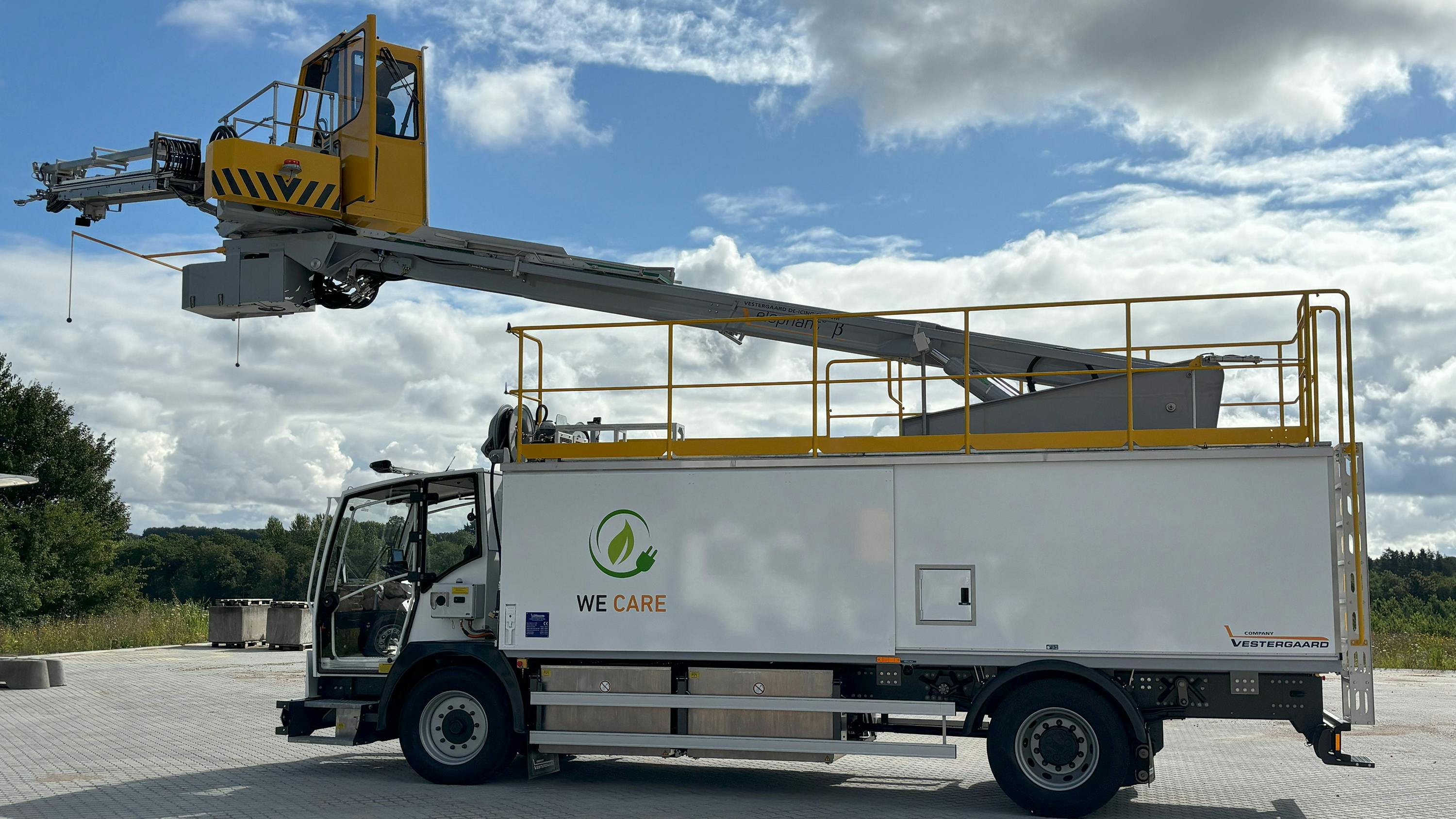 68b8473cacaf3b6de369c3c7 Elephant Ebeta Fully Electric 1